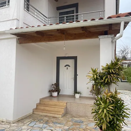 빌라 Zeni's Sarandë